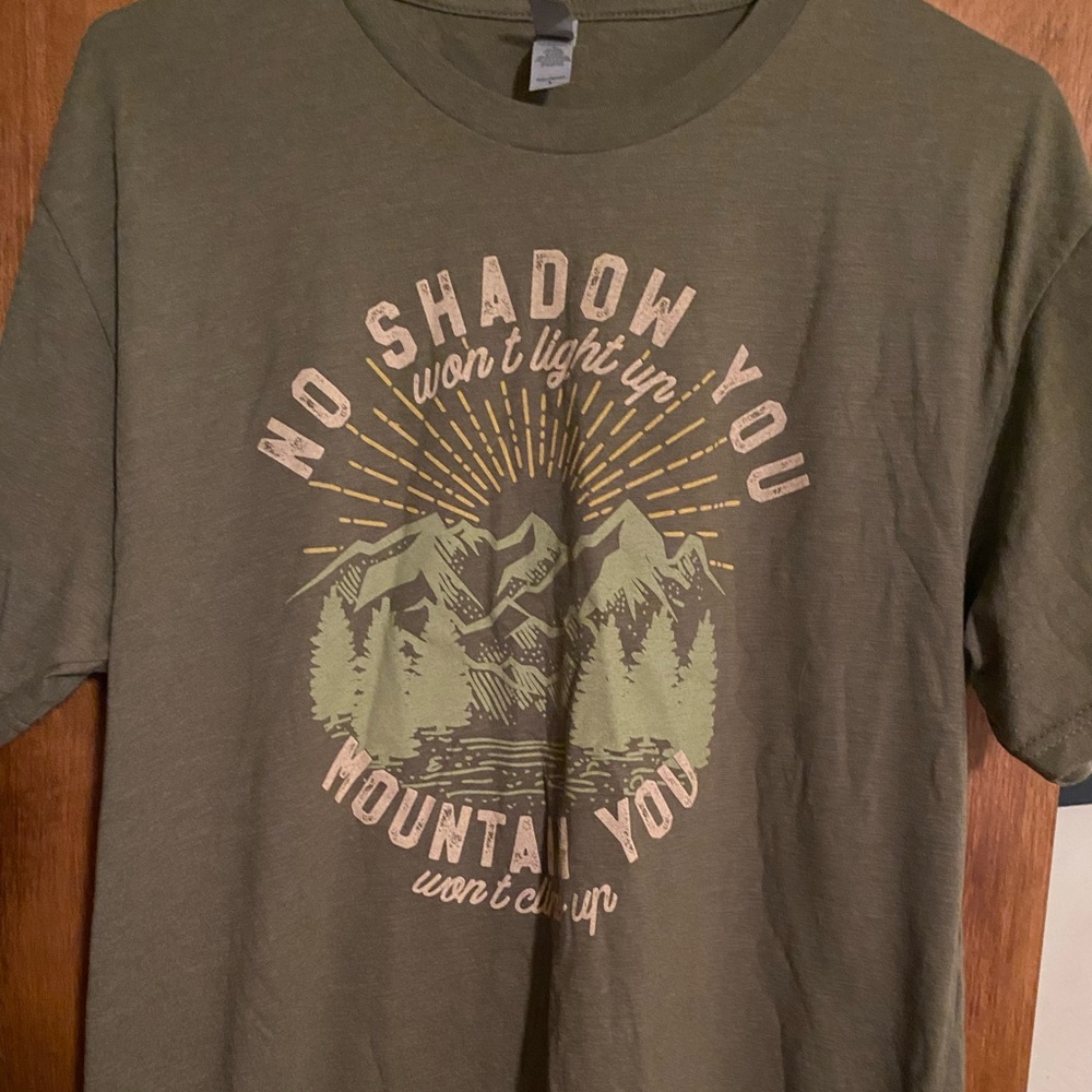 Short sleeved khaki colored tee shirt - Picture 2 of 8